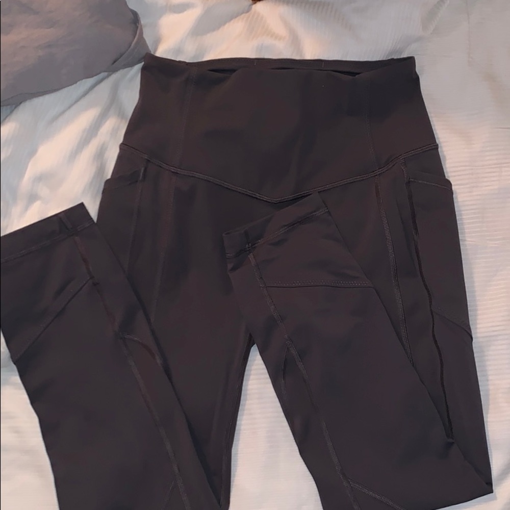Gray Lululemon leggings with pockets!